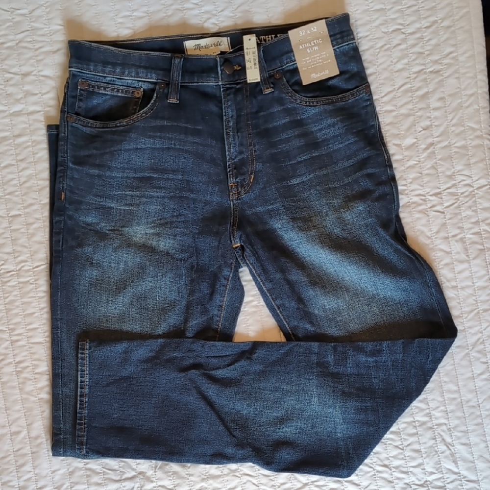 NWT Madewell Blue Slim Straight Jeans with Subtle Fading